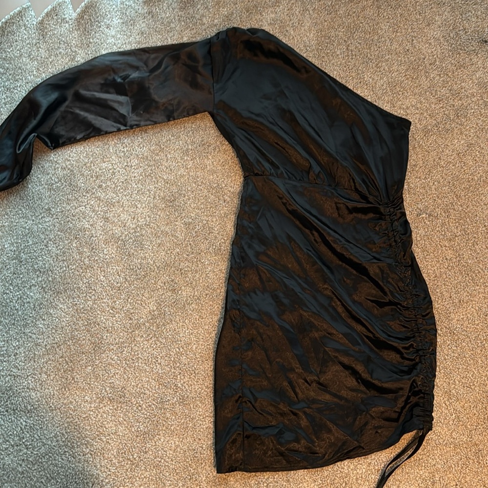 Dress - Picture 4 of 4